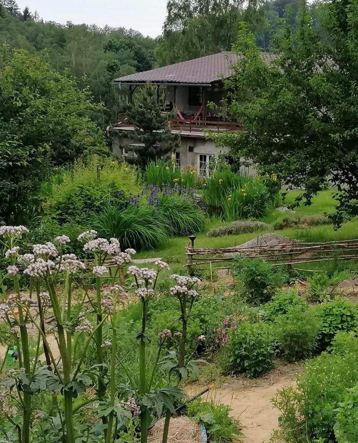 Bydlinska Zahradka Tesikov Villa Sternberk Luaran gambar