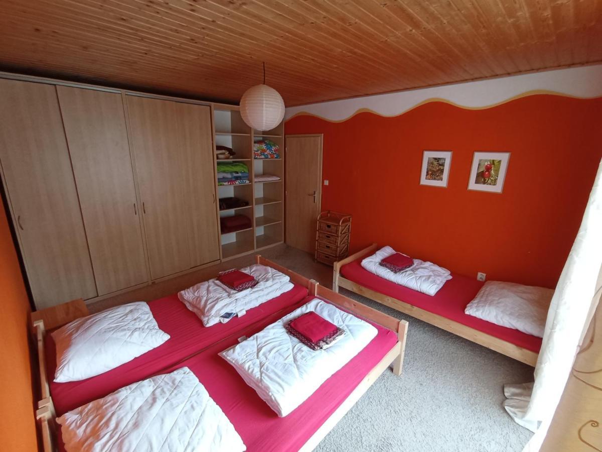 Bydlinska Zahradka Tesikov Villa Sternberk Luaran gambar